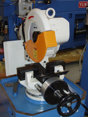 CIRCULAR SAWING MACHINE